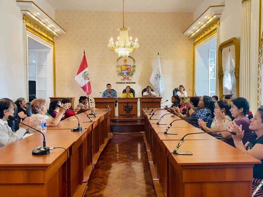 Verónica Escobal en audiencia pública informó sobre su trabajo realizado durante el año. Ahí mismo, ratificó que balance de ejecución de recursos del Ejecutivo no es positivo y por ello los servidores que no dieron la talla deben salir.