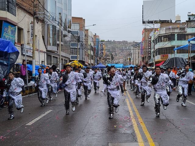 Gran Parada Folclórica en Puno