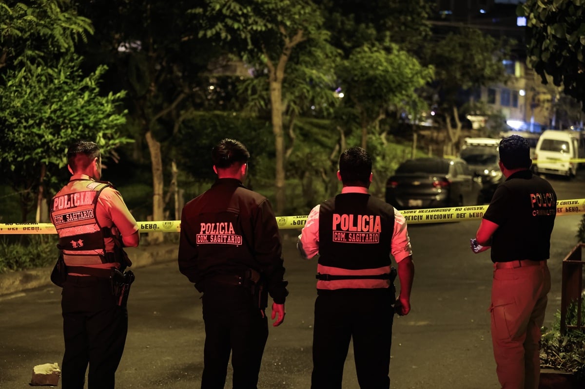 Un total de 49 casquillos de bala encontrados en la calle Los Eucaliptos, inmediaciones del parque El Bosque, límite entre San Juan de Miraflores y Santiago de Surco, donde se registró una balacera que dejó cinco heridos. (Foto: Joel Alonzo/@photo.gec)