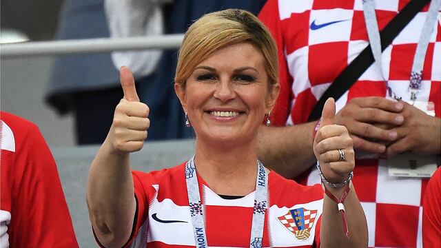 Presidenta de Croacia se descuenta sueldo por días que alentó a su selección