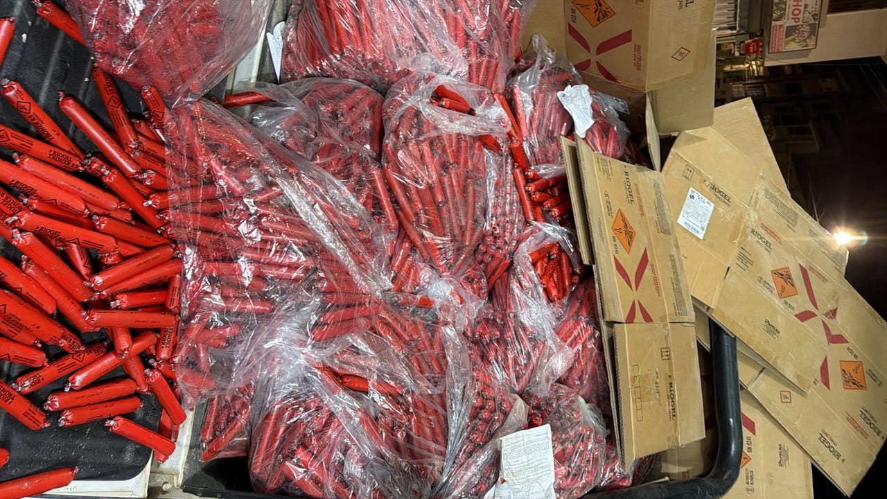 Decomisan más de media tonelada de explosivos destinada a la minería ilegal en La Libertad. Foto: PNP.