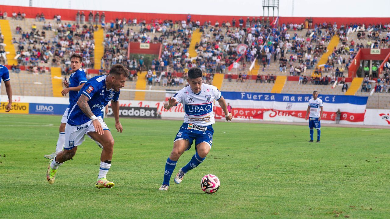La directiva tricolor emite comunicado y espera que Gerencia de Licencias de FPF reste puntos a clubes que habrían incumplido con algunos requisitos. (Foto: Stefano Ordinola)