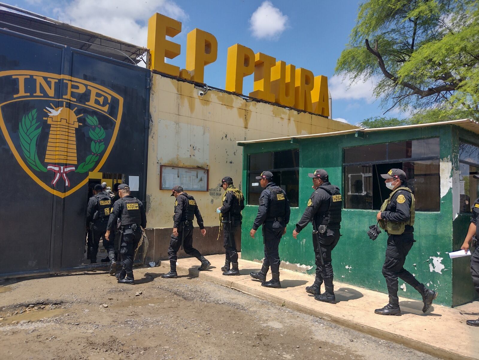 También se ordenó su inmediata ubicación y captura para que sea internado en el penal