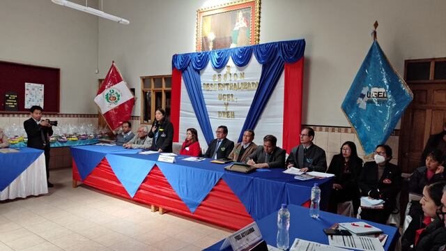 Autoridades del sector educación en Huancavelica se reúnen para evaluar avances