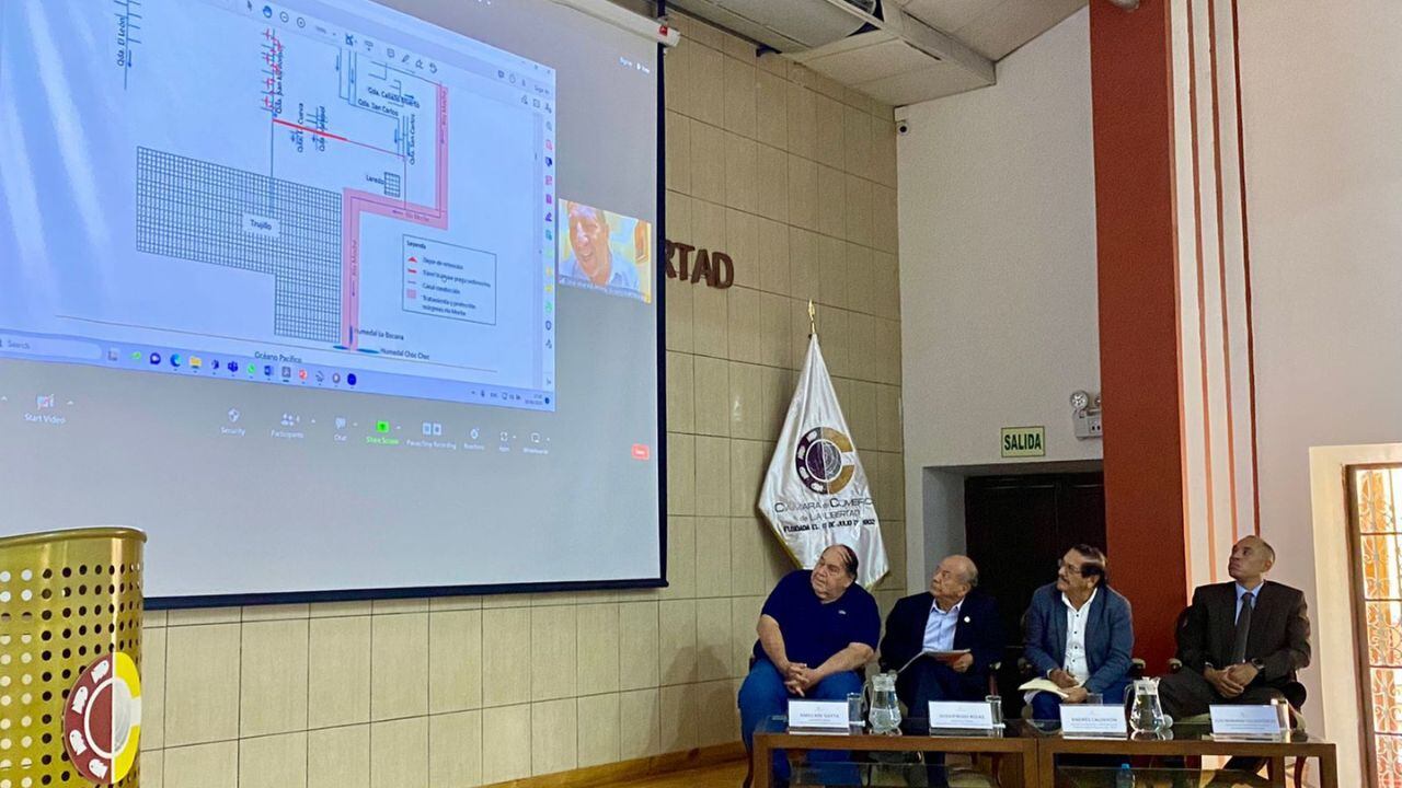 La presentación se realizó ante autoridades y sociedad civil en la Cámara de Comercio de La Libertad.