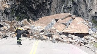 Carretera Central bloqueada por caída de rocas en Huarochirí tras lluvias