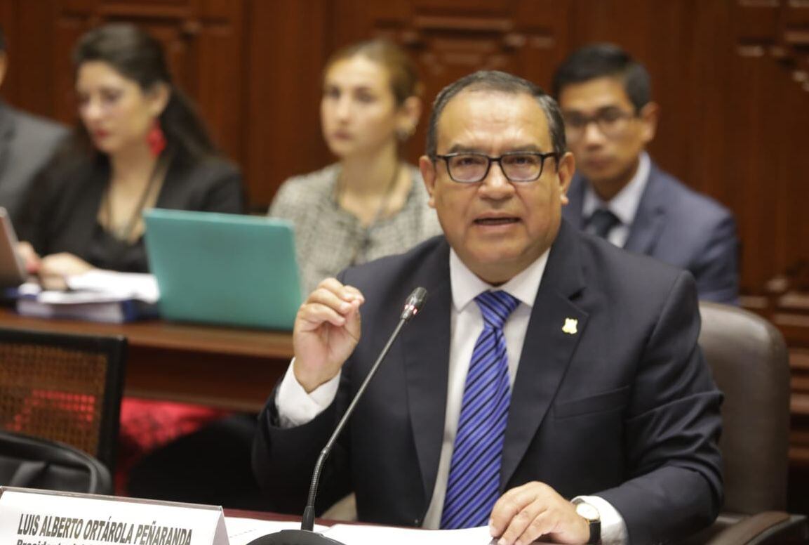 “Hago de conocimiento público que desde hace varios meses estoy siendo ‘reglado’ y hostilizado por aparatos de inteligencia”, denunció Otárola. (Foto: Congreso)