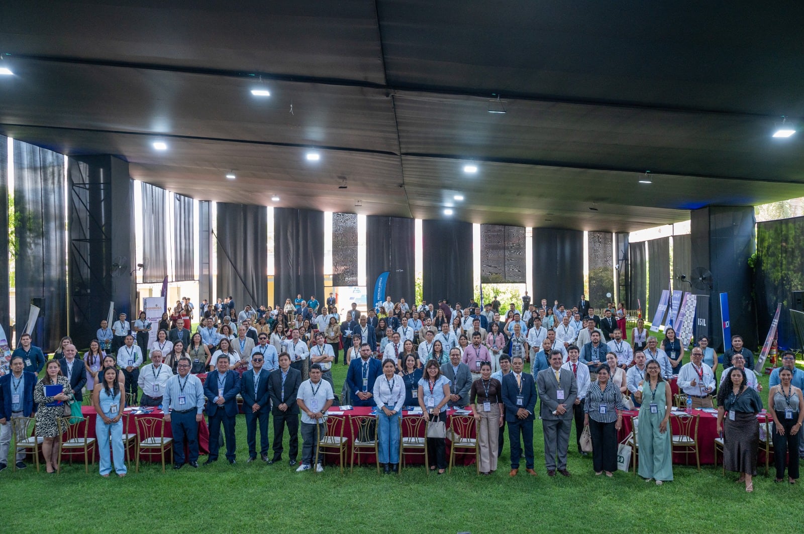 Los asistentes intercambiaron contactos, compartieron propuestas de negocio y concretaron nuevas alianzas comerciales.