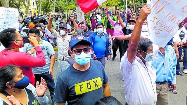 Con protesta exigen construir el dique izquierdo del río Piura