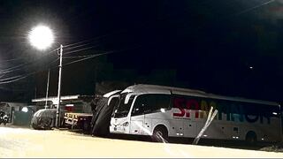 Piura: Choque entre ómnibus y motocicleta deja dos heridos