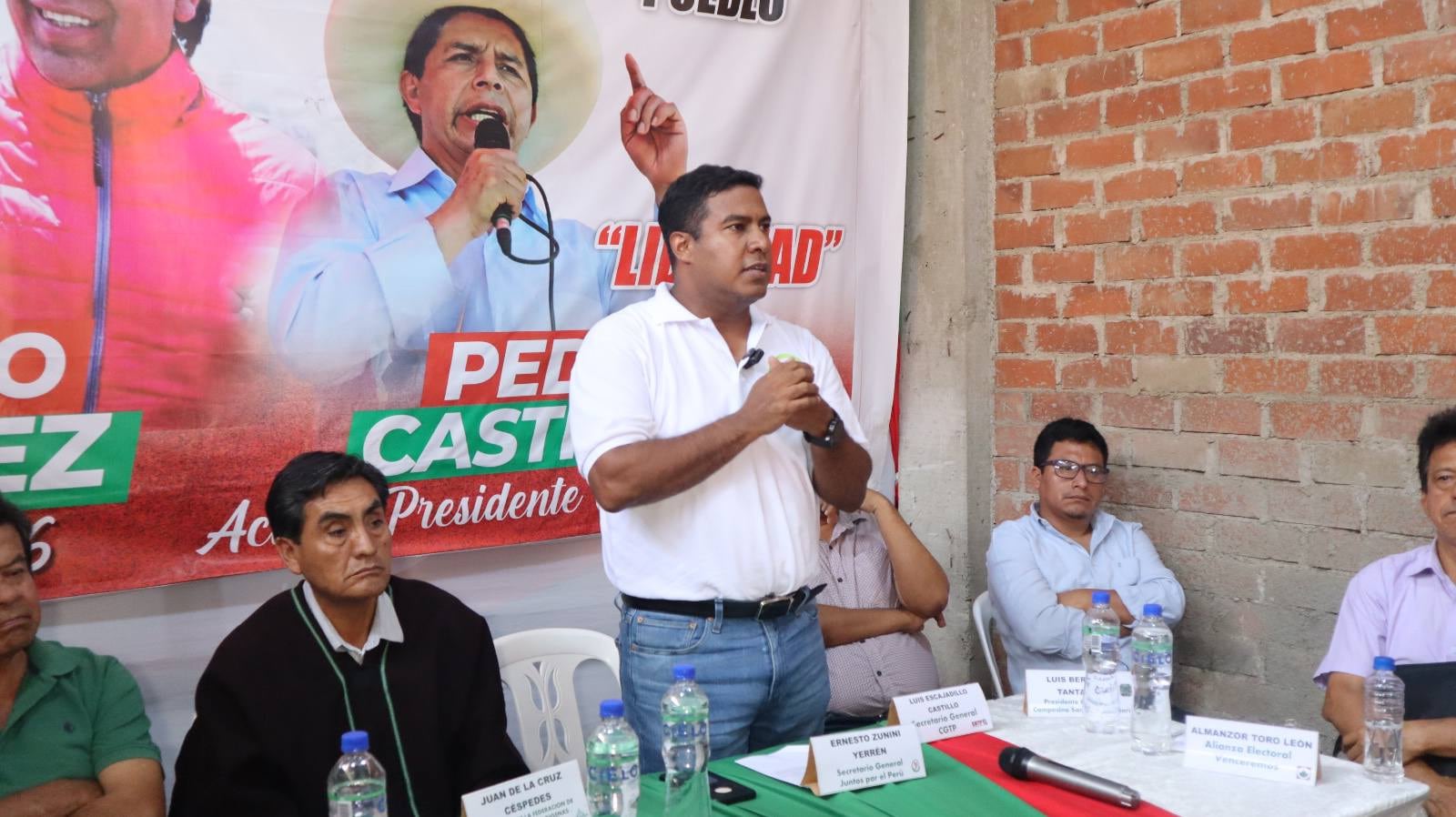 Ernesto Zunini, secretario general de Juntos por el Perú, dice que el partido no tiene inconveniente en dialogar con todas las fuerzas políticas. (Foto: Facebook Zunini)
