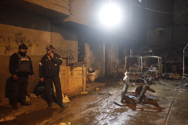 Incendio en La Victoria: PNP confirma seis fallecidos, pero familiares aseguran que hay 10 víctimas