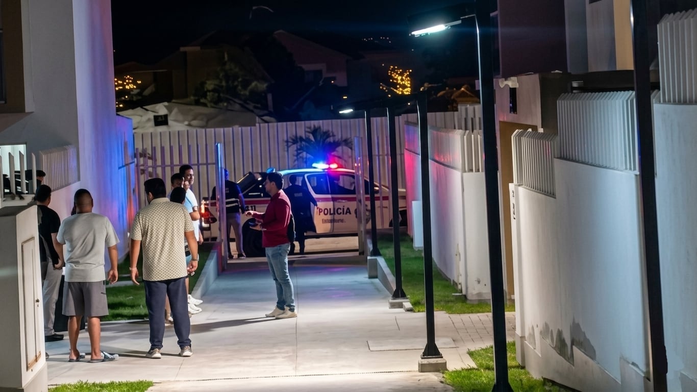 El exesposo de la médica también habría sido detenido.