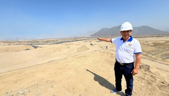 Trabajos tienen 60% de avance. Alcalde de Huanchaco, Efraín Bueno, inspeccionó obras.