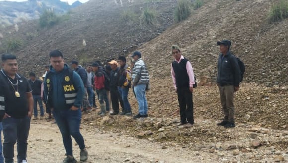 El cuerpo estaba en la carretera Inga Corral, en el distrito de Cachicadán, en la provincia de Santiago de Chuco.