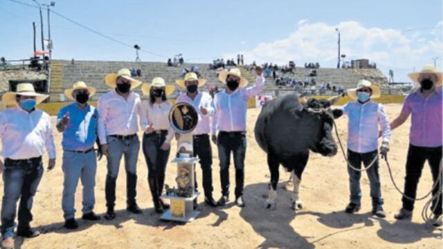 Toros y tradición en el distrito de Socabaya