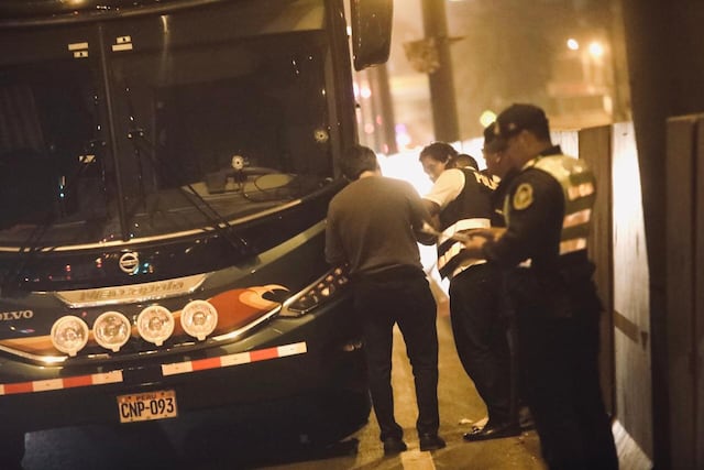 Dos buses interprovinciales son atacados a balazos en Puente Piedra: un conductor resulta herido