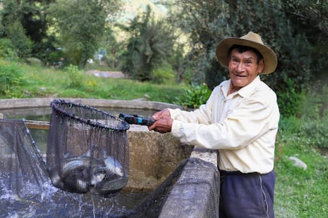 Día del Pescador: Conoce la historia de Damián y una vida dedicada a las truchas