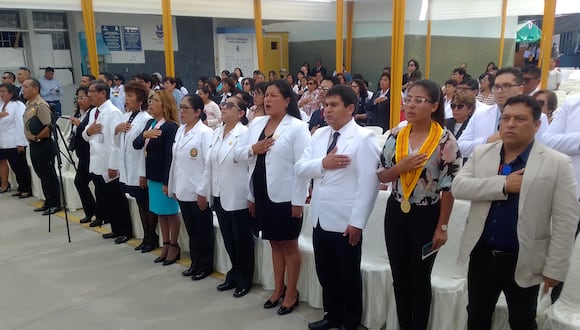Ceremonia por el 69º aniversario del hospital Hipólito Unanue se cumplió en antigua emergencia. (Foto: Adrian Apaza)