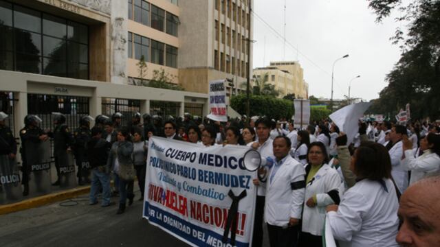 Médicos de EsSalud continuarán huelga