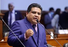 Burgos defiende su iniciativa legislativa y niega beneficiar a Antauro Humala