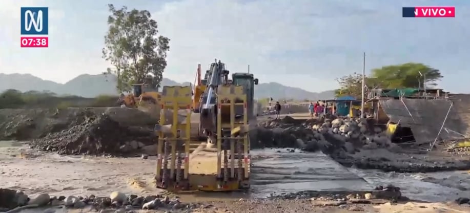 Deslizamiento en el sector Tingue interrumpe el tránsito, afecta viviendas y deja sin servicios básicos a la población de Yauca del Rosario. FOTO: CAPTURA CANAL N.