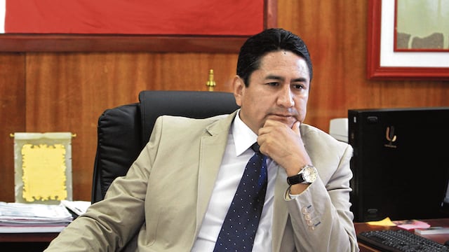 Consejo Regional de Junín  vaca a Vladimir  Cerrón en polémica sesión, pero dejan decisión final al JNE