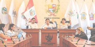 Consejeros regionales se reunieron y evaluaron expedientes.