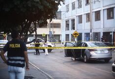 Hombre es asesinado dentro de un auto en La Victoria (VIDEO)