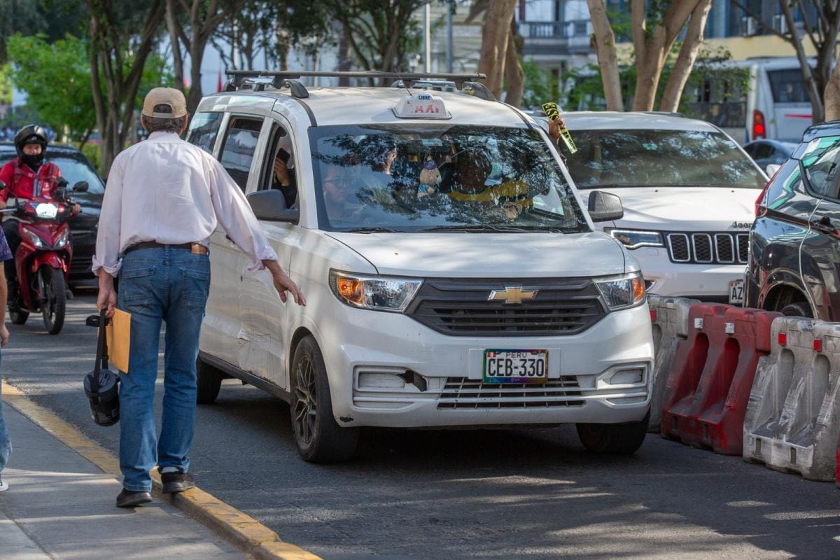 Congreso extiende régimen de taxis colectivos pese a cuestionamientos. (Foto: GEC )
