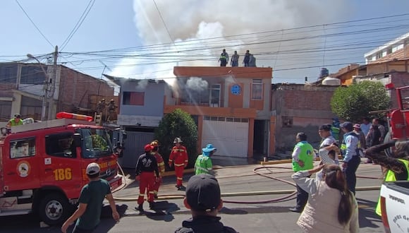 Incendio en el distrito de Mariano Melgar: Foto: GEC.