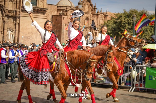 Fiestas del Cusco: Así fue el gran desfile de instituciones públicas en la plaza mayor