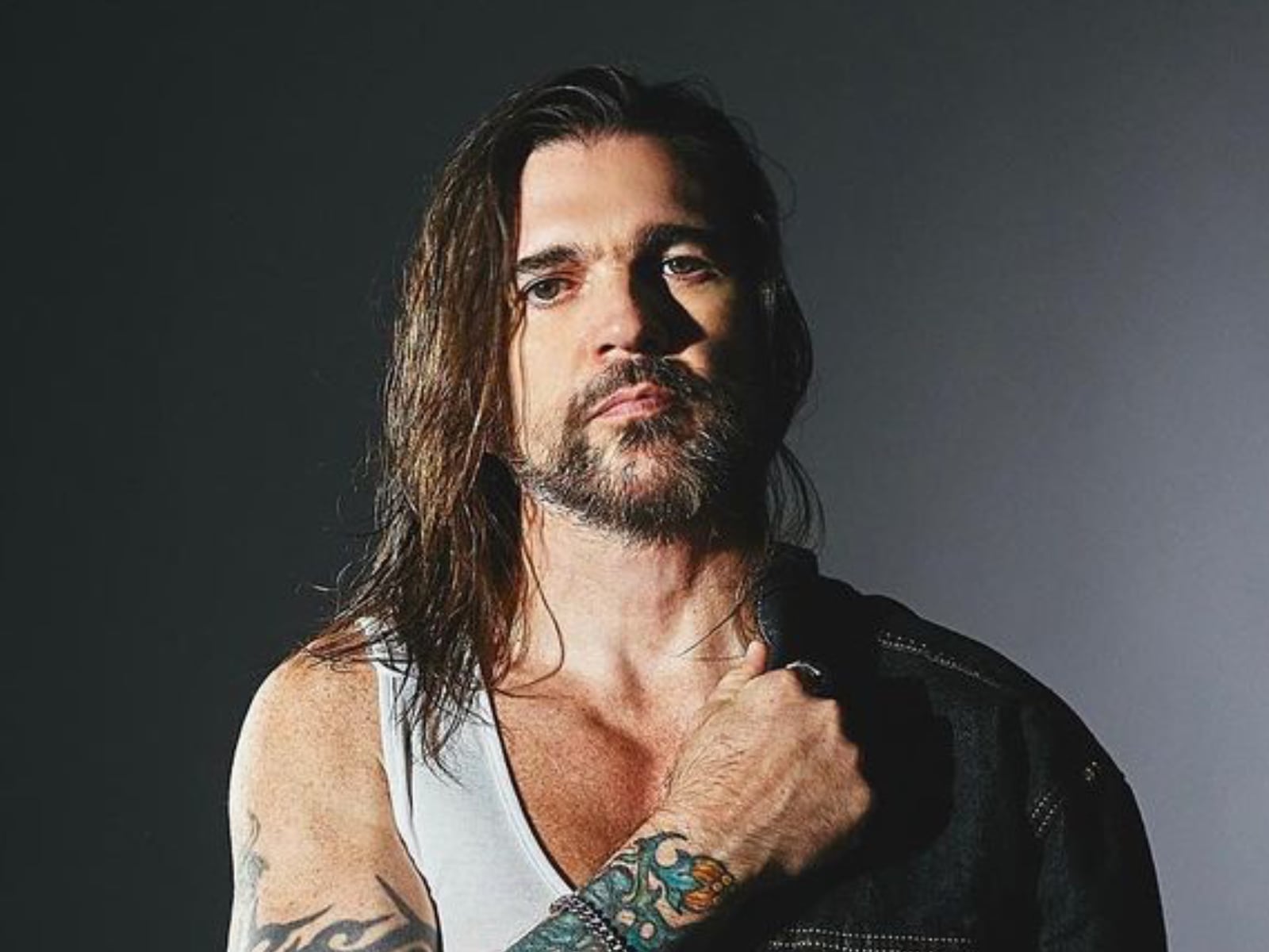 El cantante colombiano compartió una emotiva carta en redes sociales para despedir a su madre Alicia, a quien describió como “eterna, sabia e irreverente”. (Foto: Juanes / Instagram)
