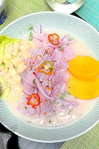 El Día del Cebiche es una festividad nacional que rinde homenaje a este plato icónico, resaltando su importancia cultural en la identidad peruana