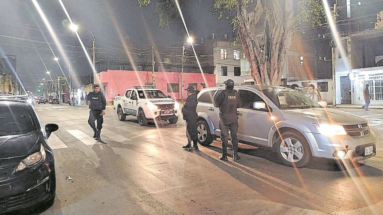 El proyecto lo planteó el alcalde de Trujillo, Mario Reyna, para reducir el congestionamiento vehicular. Sin embargo, representantes de los transportistas, dirigente del Sindicato de Trabajadores de Seguridad Ciudadana y hasta un regidor rechazaron la propuesta, pues no tiene base legal ni sustento técnico.