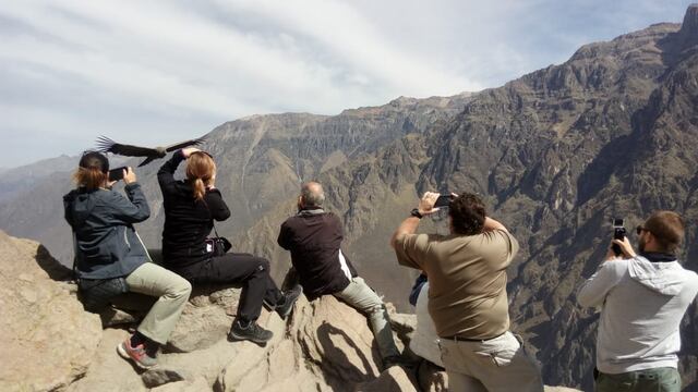 Habilitan pase al Cañón del Colca, tras bloqueo por sismos