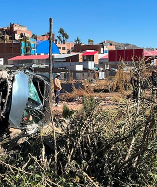 Puno: Policía pierde la vida tras despiste y vuelco de su vehículo en la avenida Costanera Sur. Foto: Correo.