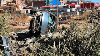 Puno: Policía pierde la vida tras despiste y vuelco de su vehículo en la avenida Costanera Sur