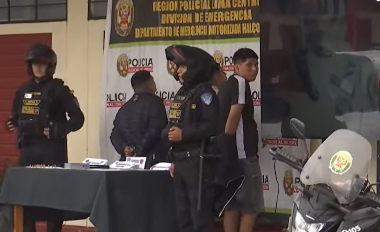 La persecución comenzó tras el robo a mano armada de una camioneta en Villa El Salvador y terminó en el límite de Chorrillos y San Juan de Miraflores. Una menor resultó herida. (Imagen: TV Perú)