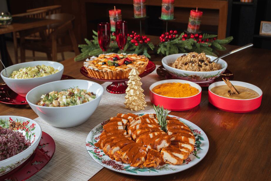 Opciones especiales preparadas por destacados chefs que incluyen ensaladas, carnes, guarniciones, postres y más para disfrutar en familia