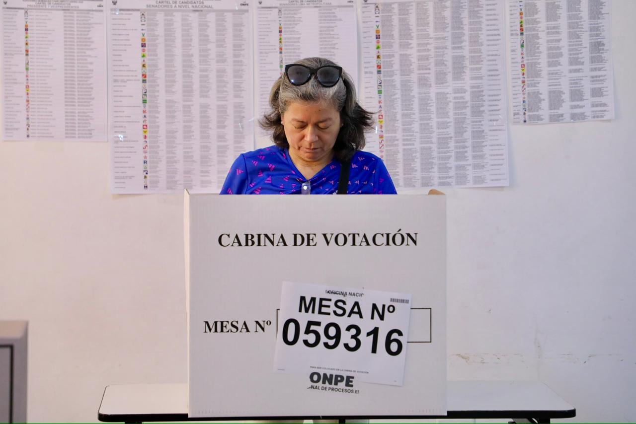 Monitoreo y desarrollo de las Elecciones Generales 2026 en las instalaciones de la IEP Liberador San Martín, bajo la jurisdicción de la ODPE San Borja, durante la jornada electoral del 12 de abril de 2026. Foto: ONPE.