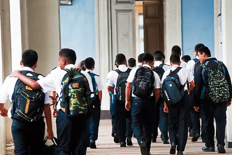 La institución educativa decidió tomar esta medida para salvaguardar la integridad de los alumnos y del personal. Desde hoy, las clases serán virtuales