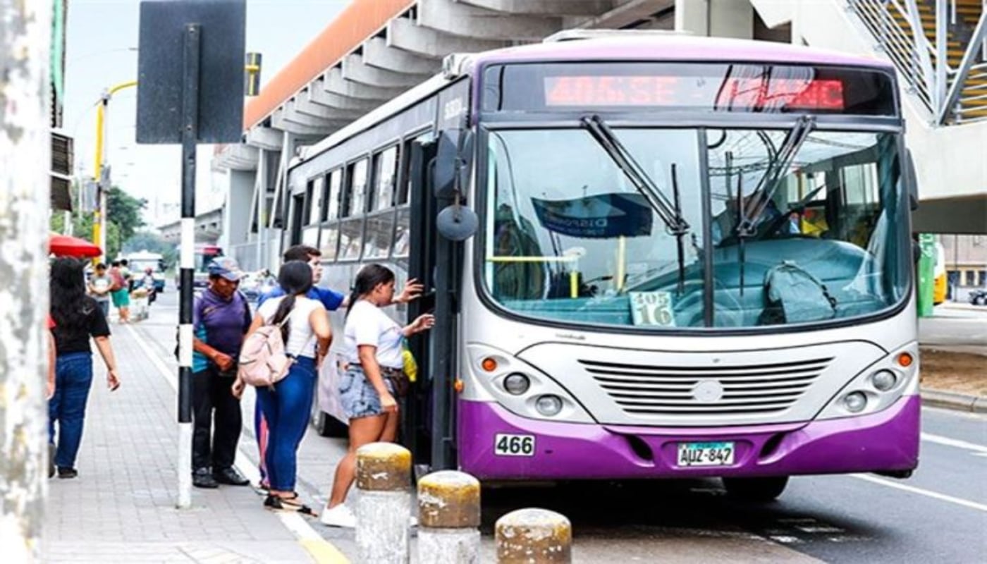 Las unidades con dirección a San Juan de Lurigancho y hacia Magdalena y San Isidro vienen circulando por rutas alternas. La ATU pidió a los usuarios tomar precauciones por posibles retrasos en el servicio. (Foto: El Peruano)