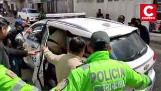 Congresista Flavio Cruz huyó bajo fuerte resguardo policial tras protesta y abucheo de pobladores