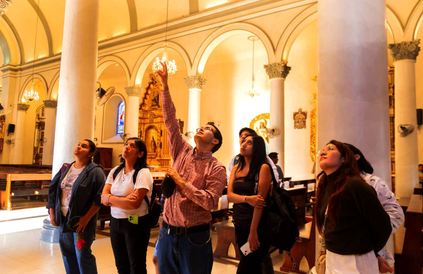 El recorrido de las siete iglesias, una experiencia de fe religiosa.