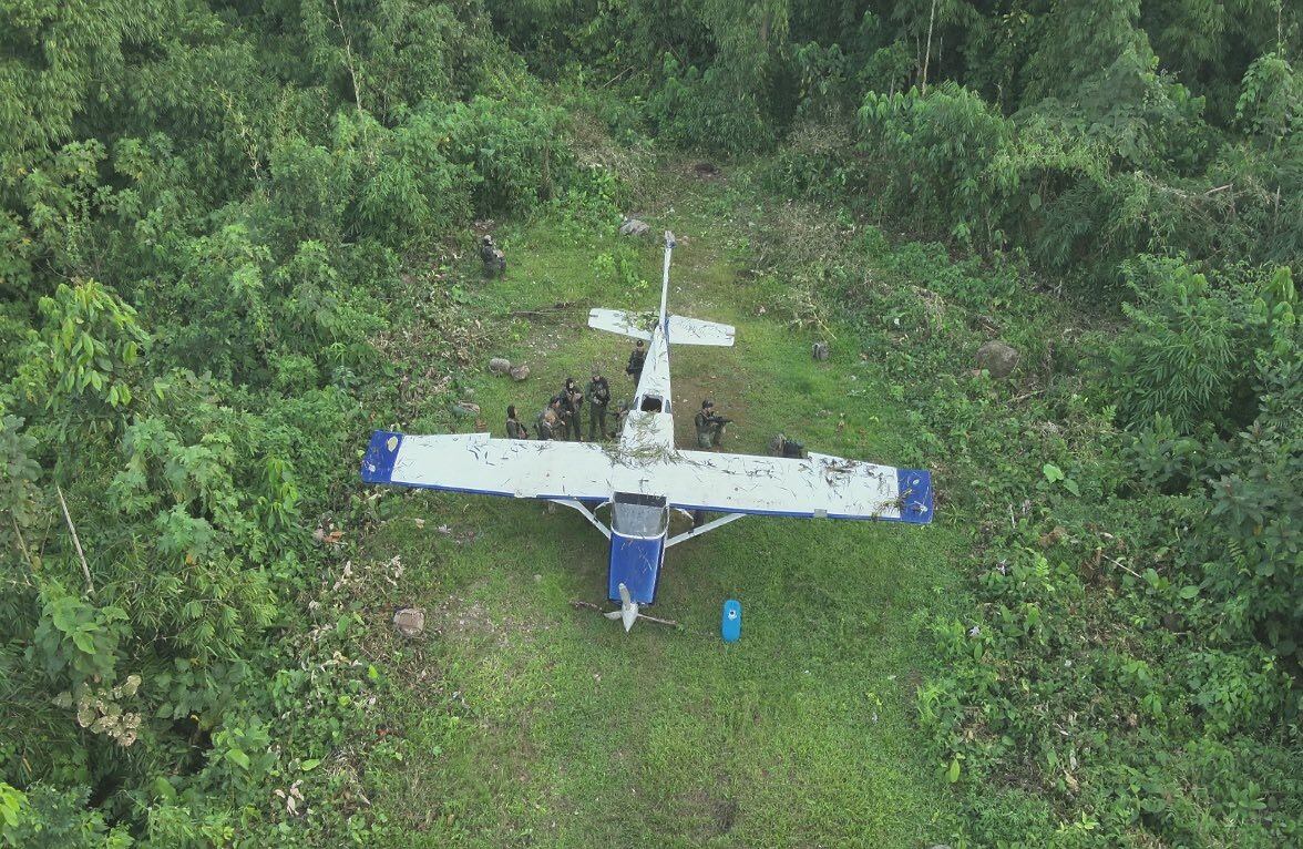 Aeronave se estrelló cuando trataba de huir de las Fuerzas Armadas, tiene matrícula boliviana.