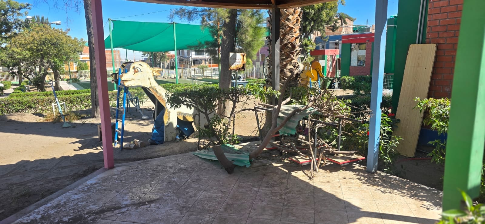 Parque infantil en Paucarpata sin mantenimiento desde hace 8 años. (Foto: Omar Cruz/@photo.gec)
