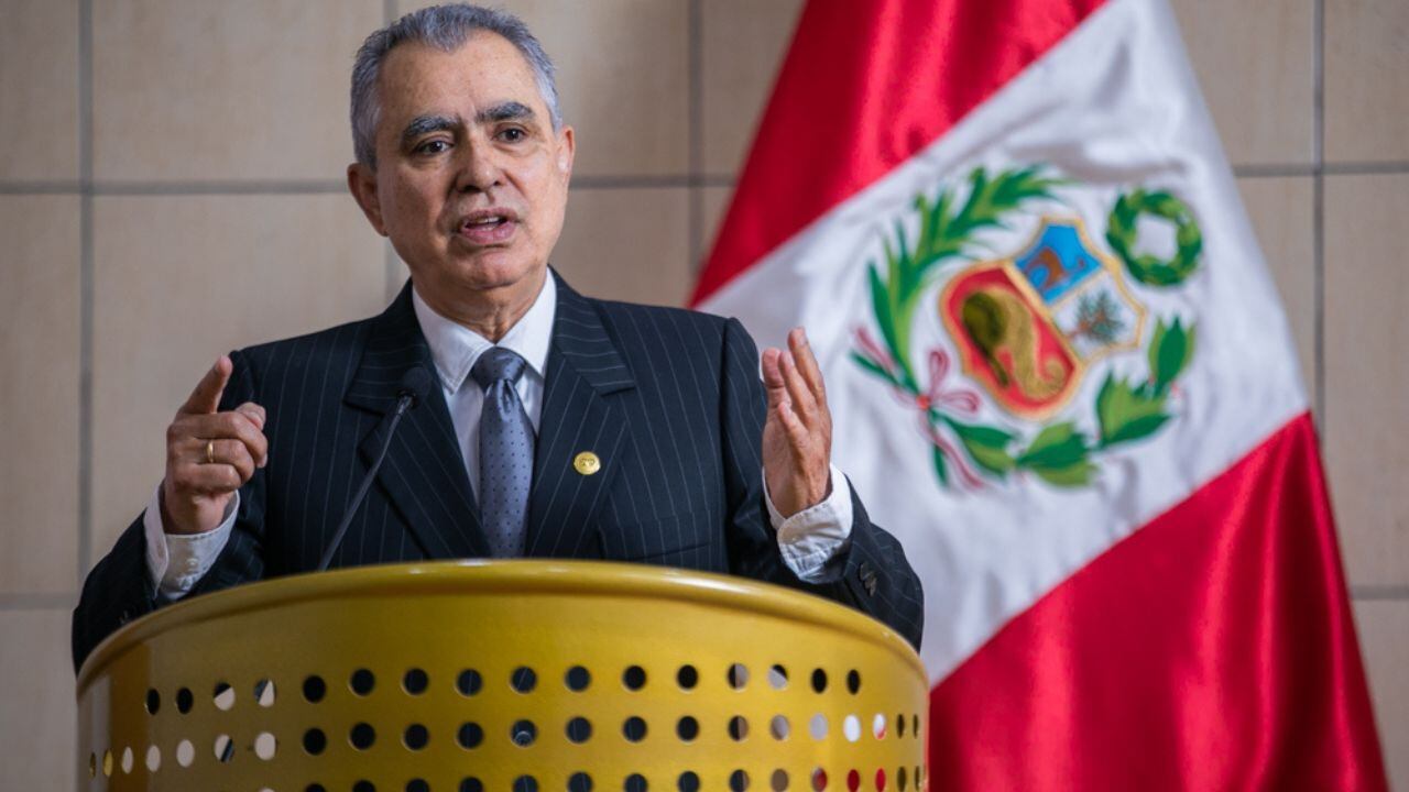 Alfonso Medrano Samamé señaló que promesas incumplidas, han pasado factura al Poder Ejecutivo.