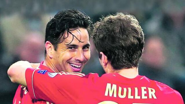 Claudio Pizarro consiguió su título 16 con el Bayern Munich