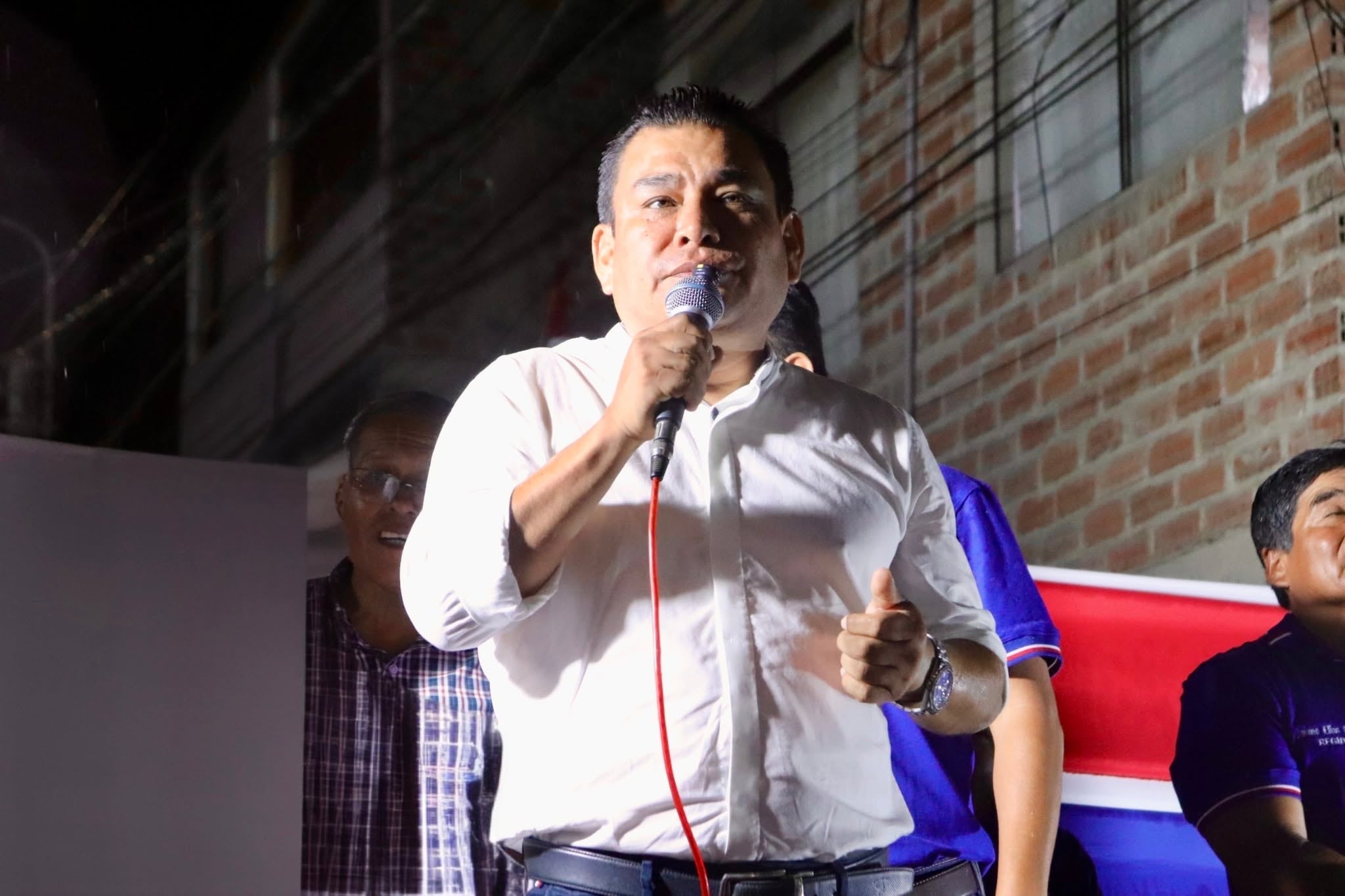 Edwin Vásquez niega ser responsable de irregularidades.